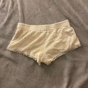 NWOT Cream lace shorts